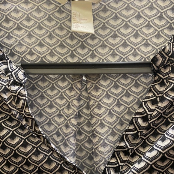 H&M Top - Picture 3 of 3